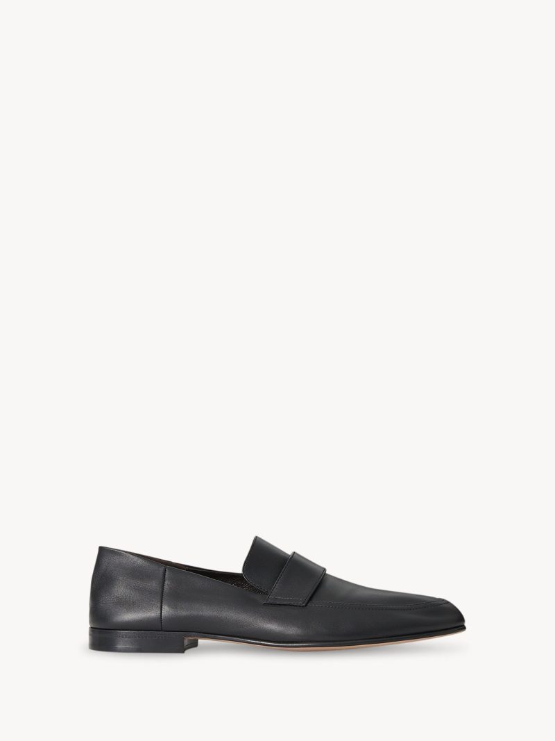 Classic Loafer in Leather